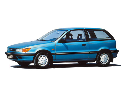 Коврики на Mitsubishi Colt 3 1988 - 1992 в Волжском Коврики на Mitsubishi Colt 3 1988 - 1992 в Волжском