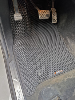 Коврики на Jeep Grand Cherokee (WK2) 2010 - 2022 в Волжском